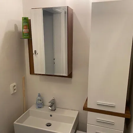 Ground Floor Den Apartmán